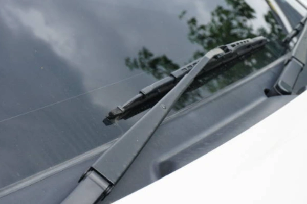 Benefits of Prompt Windshield Crack Repair for Longevity Albuquerque NM