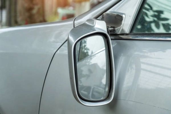 When Should You Consider Replacing Your Damaged Mirror Albuquerque NM